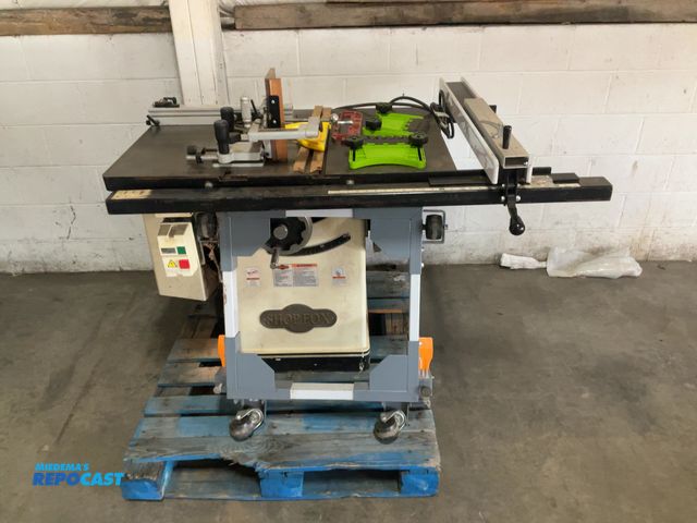 Lot 2-15527 - Shop Fox Industrial Table Saw