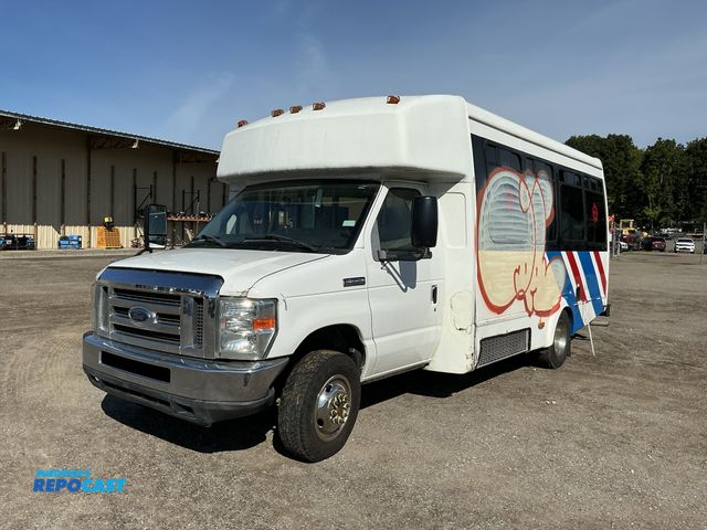 Lot 2-90829 - 2012 Ford Econoline E350 Passenger Van RWD