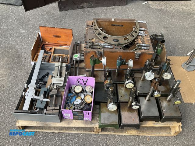 Lot 2-76277 - 1 LOT OF MACHINIST / INSPECTION TOOLS. VISES, HEIGHT GAGES, INDICATORS, INSIDE CALIPERS, V-BLOCKS, M...