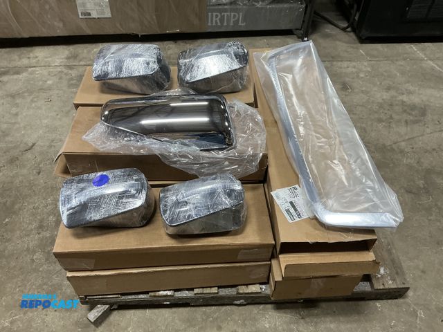 Lot 2-10618 - Freightliner Cascadia parts including (4) sets of exterior door handles, (8) chrome mirror covers, a...