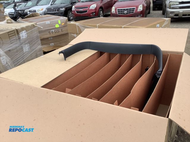 Lot 2-34916 - Skid of of (10) WL74 lift-gate trim upper panels 7RP25TX7AB-0010