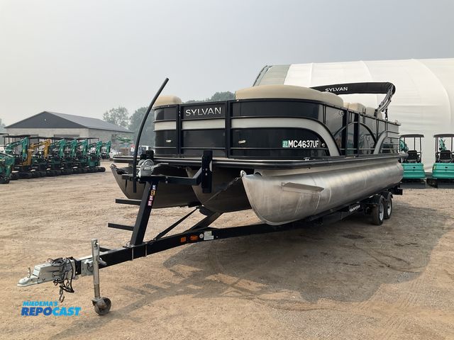 Lot 2-90155 - 2018 Sylvan Mirage 8522 CRUISE LZ 23’ 10” Tri-Toon Boat