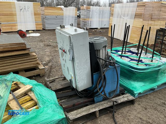 Lot 2-92823 - Hydraulic pump and tank model#A970A 208-230/460V 60Hz