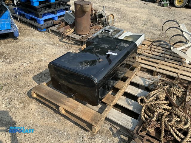 Lot 2-18158 - 50 Gallon Semi Large Truck Fuel Tank.