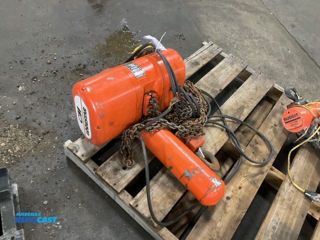 Lot 2-34923 - CM Lodestar 2-ton electric chain fall hoist, 440-480 volt 3 phase electric, working condition unknow...