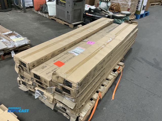 Lot 2-17498 - Skid of (14) Cases of Solid Hardwood Flooring, 22.60 sq ft per box