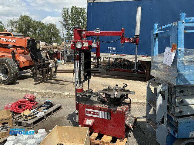 Lot 2-91053 - Coats tire changer machine model#CT-236-000127459