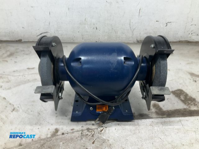 Lot 2-33518 - bench grinder 1/2hp, size: 12”x7.5”x8.5”H