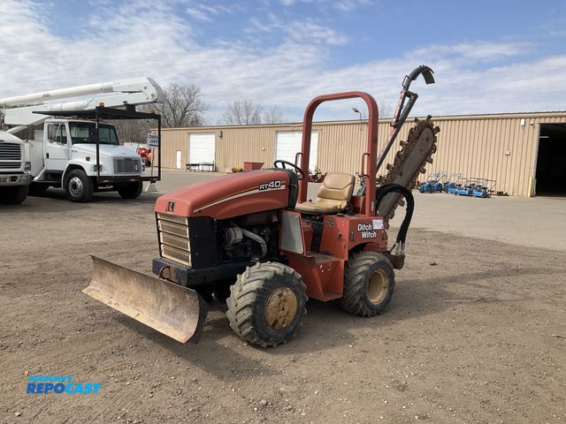 Lot 2-42339 - 2005 Ditch Witch RT40 Trencher