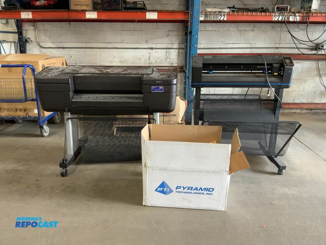 Lot 2-69278 - HP Z6 jet printer serial#CN4AFJK00P and summa S1 automatic vinyl sticker cutting machine model#S1D60...