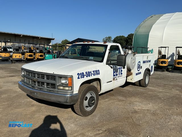 Lot 2-21467 - 1997 Chevrolet C/K 3500 Reg. Cab 2WD Regular Cab Pickup Truck RWD
