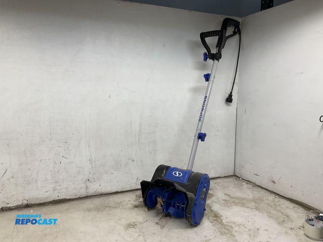 Lot 2-79320 - SNOWJOE 320E-ES, Electric Snow Shovel 10” Clearing Width