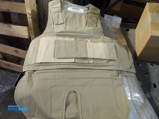 Lot 2-58239 - Lot of (10) Military Surplus low visibility body armor vest, Large, vest only