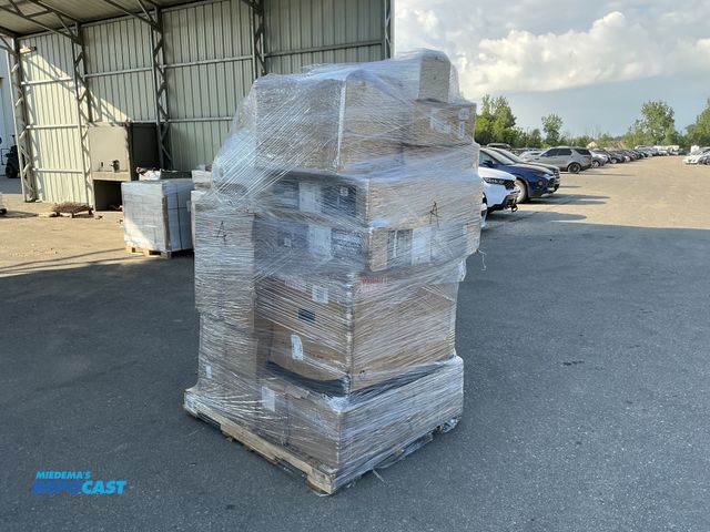 Lot 2-75657 - Skid of assorted bathroom furniture, including: toilets, vanities, medicine cabinets, sinks, etc.