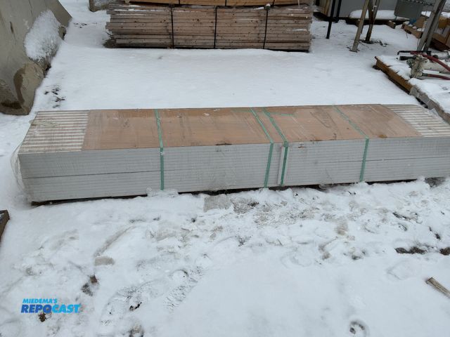 Lot 2-19271 - Skid lot of white wooden boards, approximately 9‘ x 2“