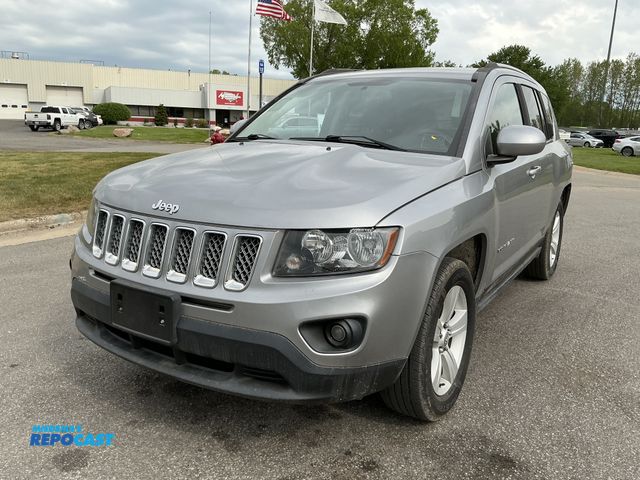 Lot 2-16210 - 2016 Jeep Compass Latitude SUV 4x4