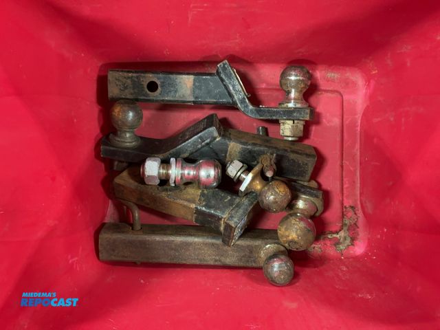 Lot 2-69000 - Lot of 6 Trailer Hitches