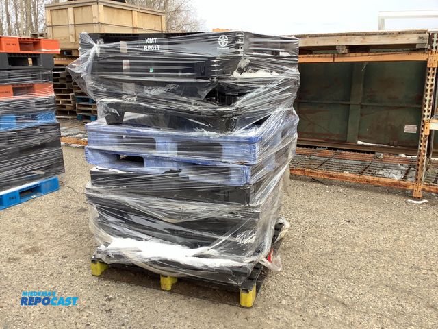 Lot 2-15553 - 10 Various size and color stackable plastic pallets
