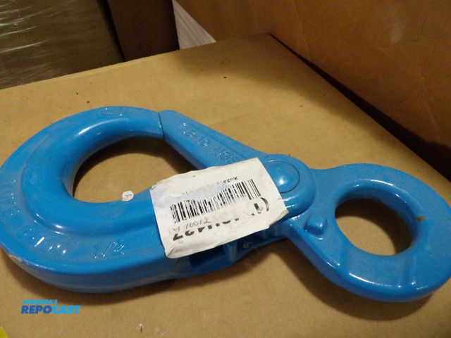 Lot 2-58242 - New Yoke X-025-13 Self Locking Hook, alloy steel, 15000lb blue, grade 100, 1/2" trade size