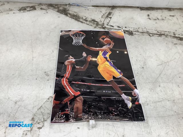 Lot 2-92405 - Basketball photo roll up poster 12”x18”