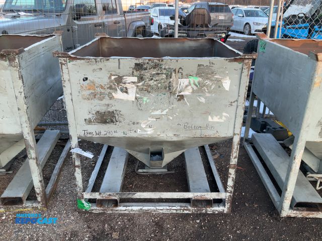 Lot 2-19780 - 1 Metal Portable steel industrial hopper