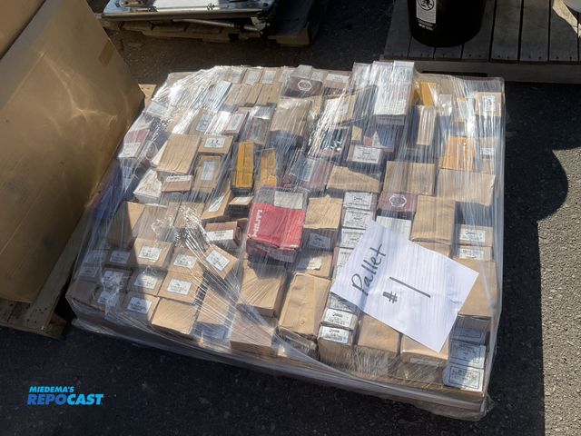 Lot 2-75130 - Pallet of Bolt hardware, all are 1/4"x20, bolts, nuts, fender washers, etc., all new condition