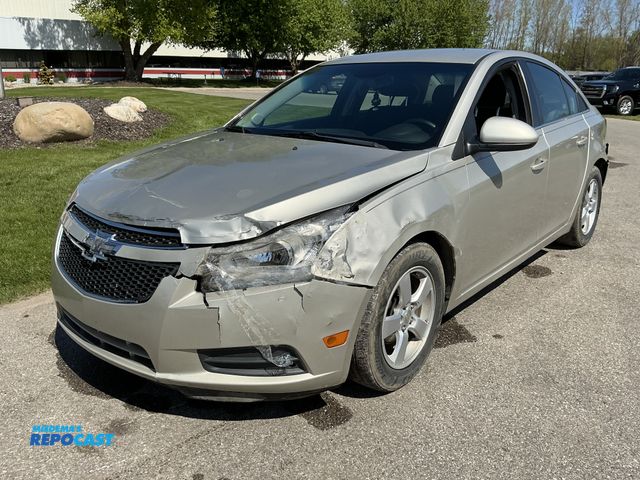 Lot 2-40668 - 2014 Chevrolet Cruze LT Sedan FWD