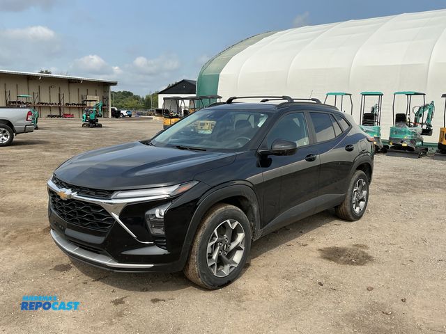 Lot 2-90813 - 2024 Chevrolet Trax LT SUV FWD