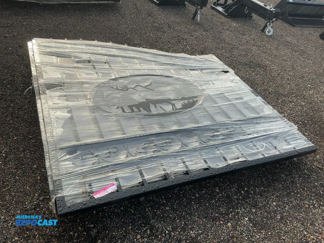 Lot 2-21074 - New Chery Industrial 14’ Bi-Parting Gate with Elk Design, each section of gate measures approx. 84” ...