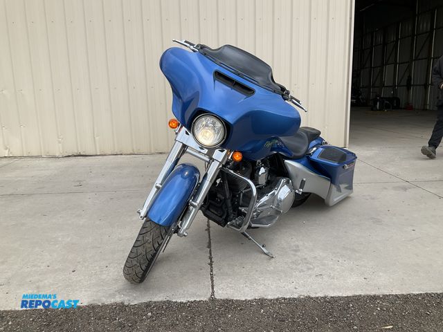 Lot 2-70205 - 2014 Harley-Davidson FLHX STREET GLIDE Motorcycle