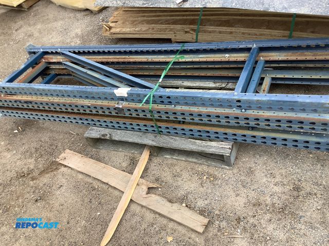 Lot 2-35903 - 2 x 8 pallet rack uprights