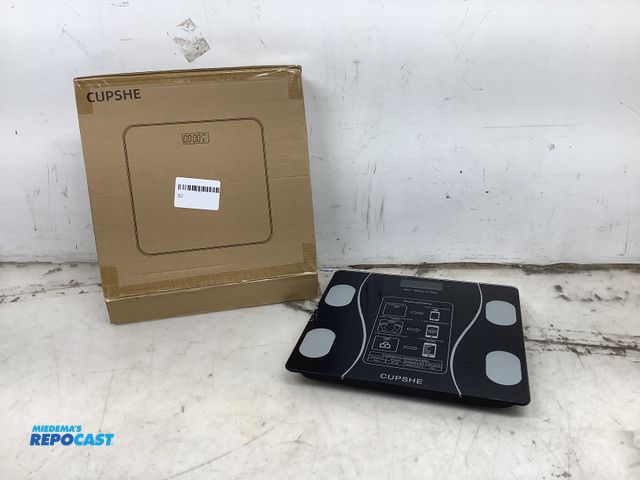 Lot 2-92406 - Cupshe max. 150 kg weight scale