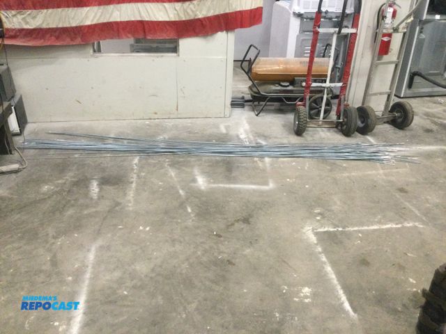 Lot 2-59565 - 42 threaded rod Anchoring: Securing structural components to concrete.
Hanging: Suspending pipes, du...