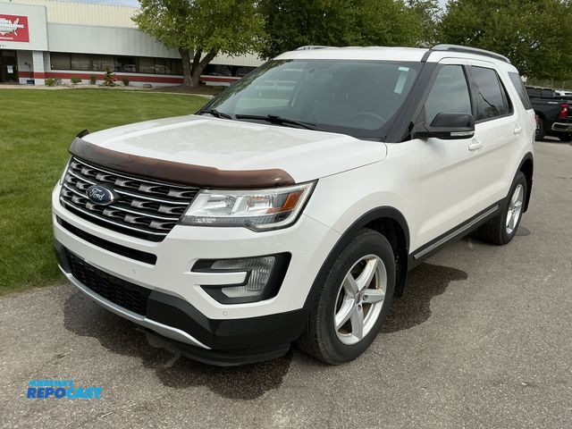 Lot 2-40759 - 2017 Ford Explorer XLT 4WD SUV 4x4
