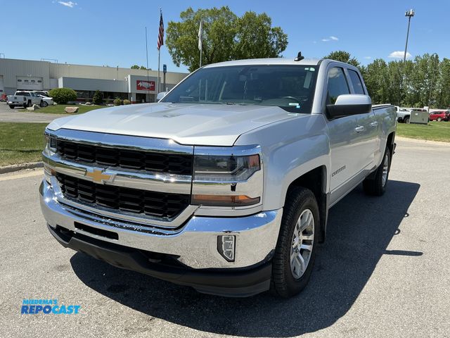 Lot 2-55522 - 2018 Chevrolet Silverado 1500 LT Double Cab Standard Box Pickup Truck 4x4