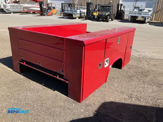 Lot 2-44712 - Reading Classic II Service body, 8’ 2” long overall, side storage compartments, color matching step ...