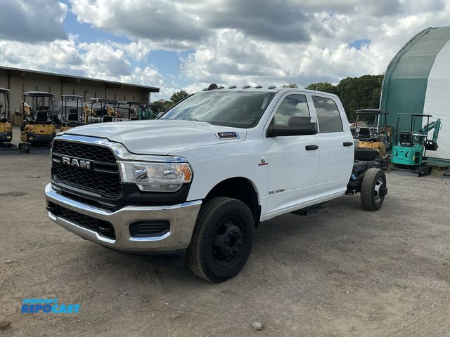 Lot 2-50523 - 2022 Ram 3500 Crew Cab 4WD DRW Crew Cab Pickup Truck 4x4