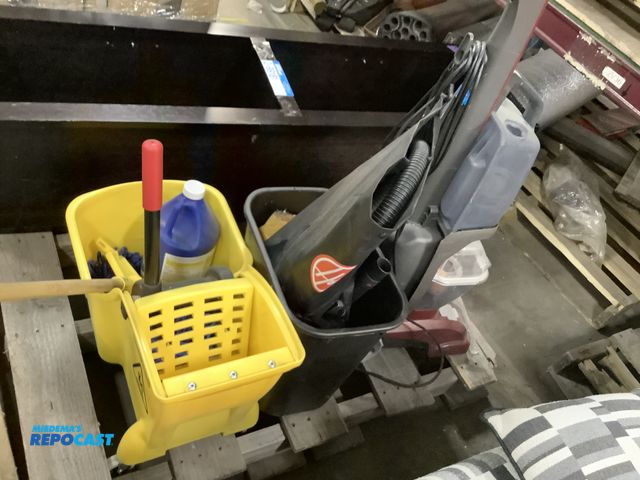 Lot 2-99182 - Hoover Power Scrub, mop bucket, plunger &amp; wastebasket