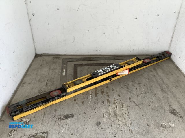 Lot 2-75149 - Lot of levels and angles