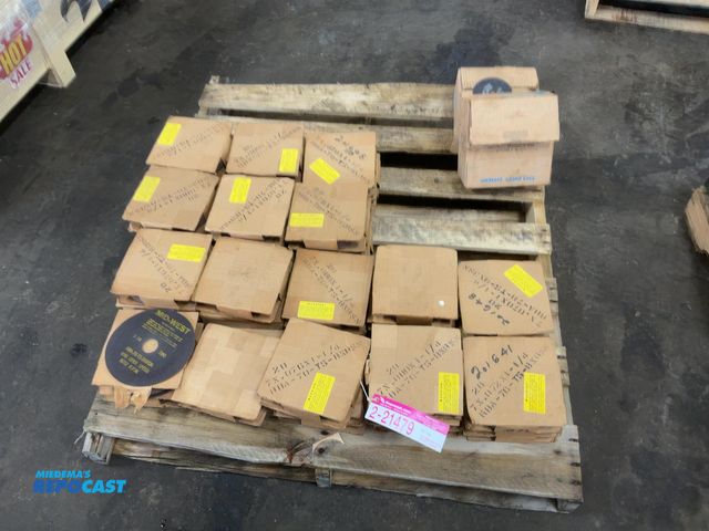 Lot 2-21479 - Lot of Approx. (42) Boxes of (20) New Mid-West R8A-70-T5-BXRSN Cut Off Discs, 7" Diameter with 1-1/4...