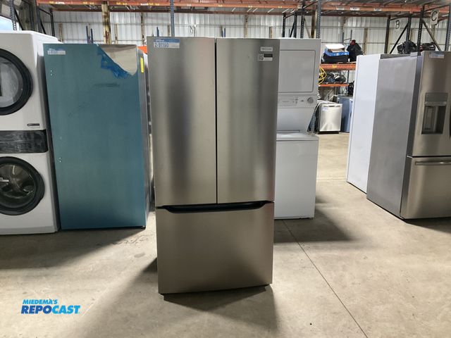 Lot 2-91190 - Scratch & Dent Free Standing Frigidaire  FRFG2033AV Refrigerator/Freezer