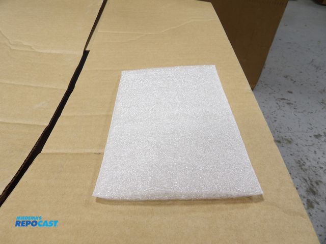 Lot 2-51061 - lot of 400 shipping and packaging foam pouches, 8"w x 5"l x 1/8"thick, polyethylene
