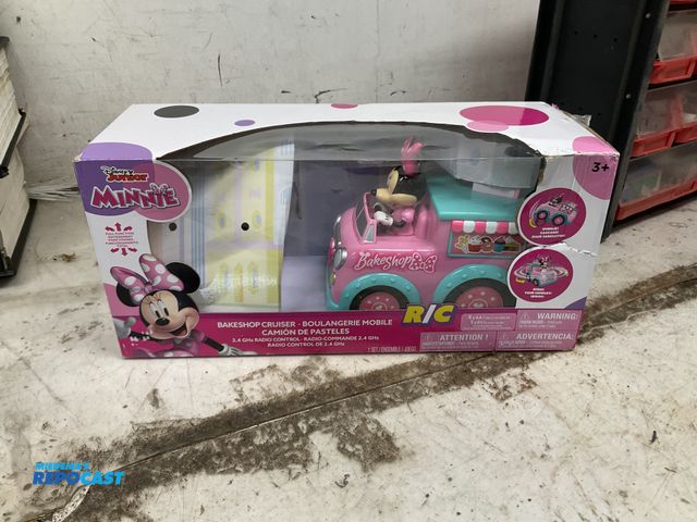Lot 2-93458 - Lot of (1) Minnie Disney jr bake shop cruiser children’s toy.
