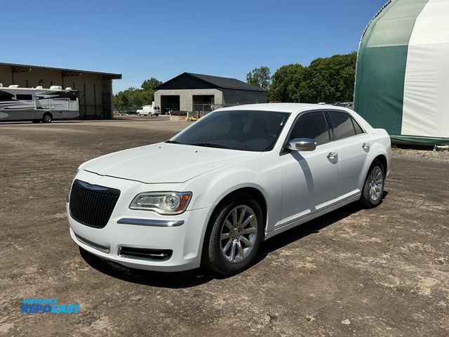 Lot 2-40012 - 2012 Chrysler 300 C RWD Sedan RWD