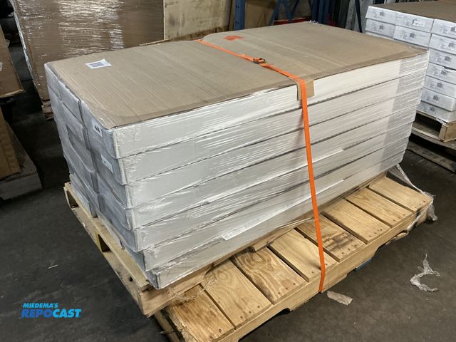 Lot 2-94533 - Lot of (21) boxes of Brookestone Laminate Flooring