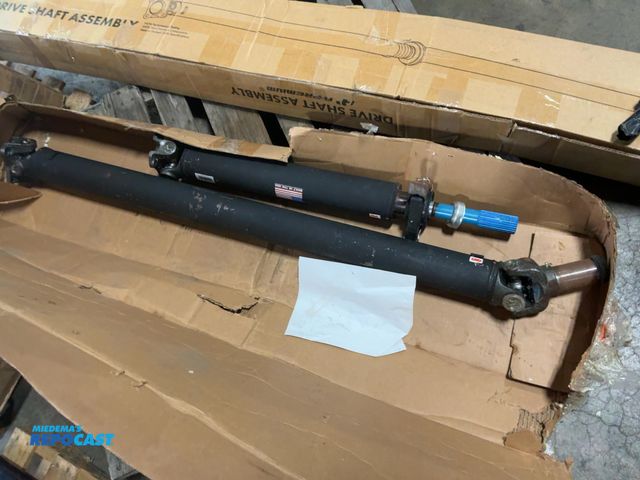 Lot 2-62969 - Dorman drive shaft assembly 946-643