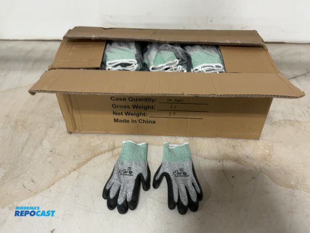 Lot 2-96968 - (10) Dozen New Pairs of size Medium ORR Cut-level A3 Work Gloves