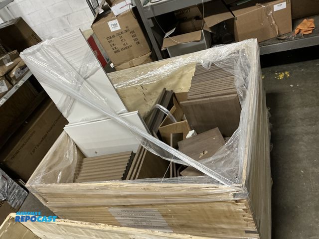 Lot 2-93920 - Wooden Gaylord of Miscellaneous Wood Slaps/Cabinet Doors, and Trim Pieces