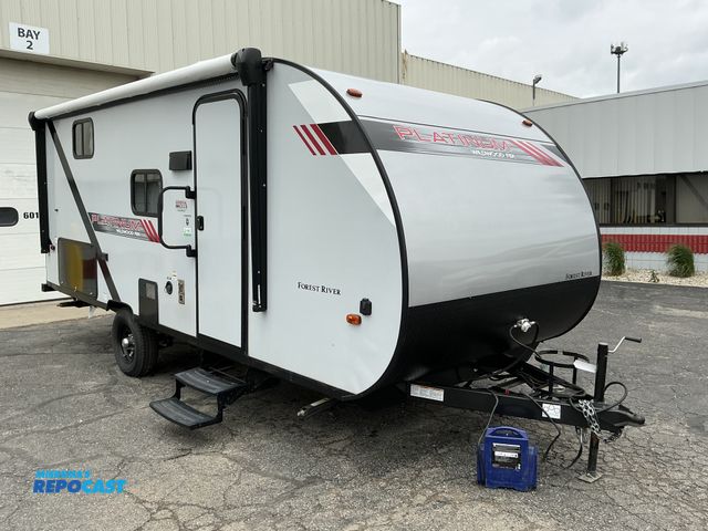 Lot 2-76864 - 2021 Wildwood FSX Platinum 178BHSKX Camper Travel Trailer