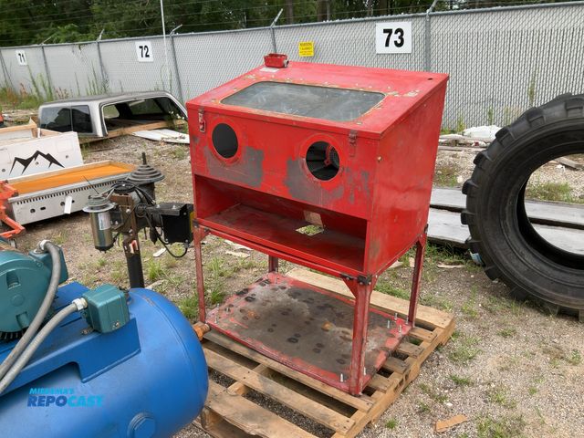 Lot 2-96234 - Res metal sandblast cabinet